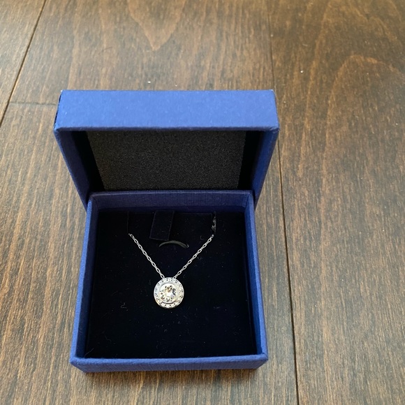 Angelic earring, pendant set - Picture 2 of 3